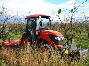 Kubota M7040N – ciągnik sadowniczy