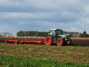 Fendt Vario 926 + Kuhn Menager 7