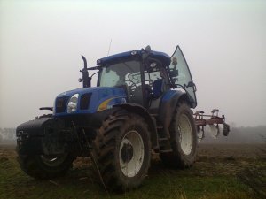 New Holland T6030 & Kverneland 4