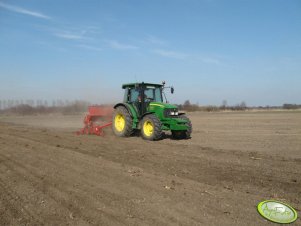 John Deere 5100M + Unia Famarol Eco 350