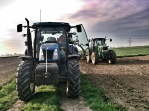 New Holland i John Deere