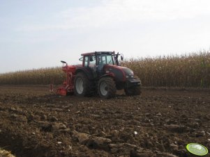 Valtra T121