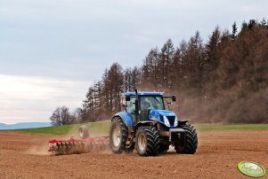 New Holland T7070 