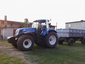 New Holland T7030