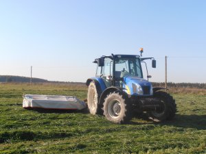 New Holland T5030 & Kuhn