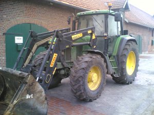 John Deere 6910