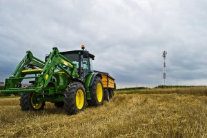 John Deere 5080M + Wielton 6T