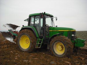 John Deere 6910+Kverneland