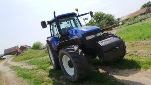 New Holland TM120