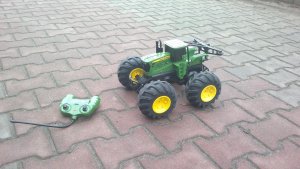 JOHN DEERE