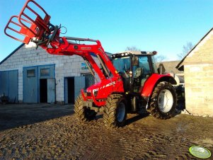 Massey Ferguson 5430 + Stoll FZ20 ProfiLine