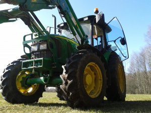 John Deere 5620