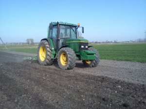 John Deere 6400