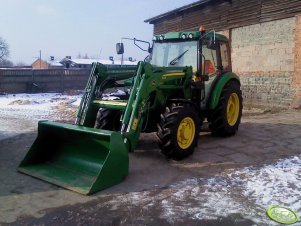 John Deere  5065E