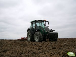 Valtra N111 i agregat uprawowy UG