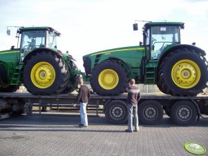 John Deere 8330