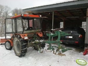 Władimirec T-25 & pług do śniegu & pług obrotowy