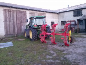 JD 5720 i pług Pottinger