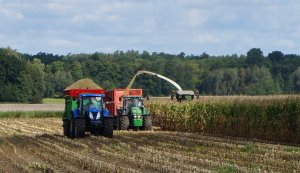 John Deere 7730 & New Holland T7040 & Claas Jaguar