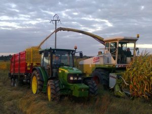 John Deere 5090M & Claas Jaguar 690