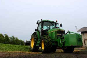 John Deere 6800