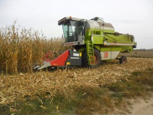 Claas Dominator 76