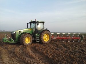 John Deere 8360R + Kverneland 6