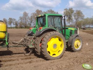 John Deere 6530