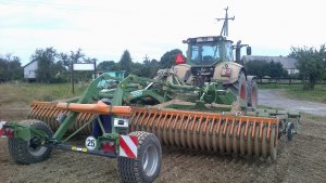 Fendt 927 Vario & Amazone Catros 6001-2