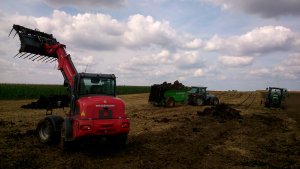 Weidemann 3070, Lamborginin R4 105 + Joskin Siroko, Deutz Fahr  M600 + Kverneland S150 :)