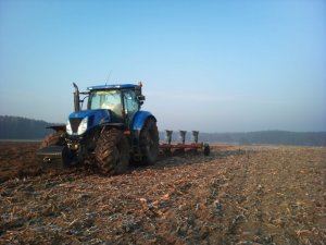 New holland T7040