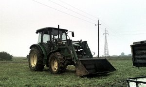 John Deere 5720