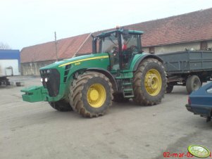 John Deere 8430