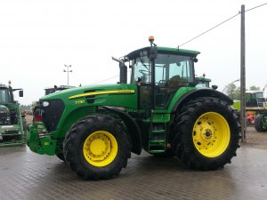 John Deere 7730