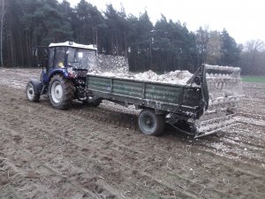 Farmtrac 555 DT + rozrzutnik