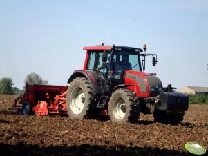 Valtra N121 + agregat uprawowo-siewny