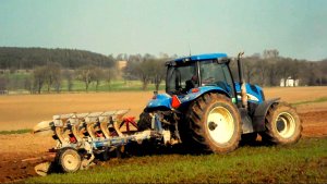 New Holland TG255 & Overum