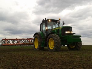 John Deere 6630