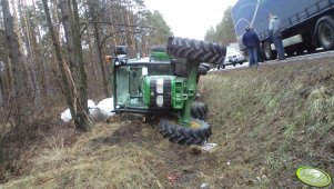 John Deere 5100R i przyczepa Pronar 6t