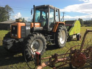 Renault 110-54 i Claas Rollant 44