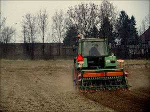 Fendt FAVORIT 610 LSA & Amazone D7