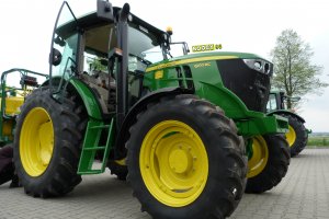 John Deere 6100RC