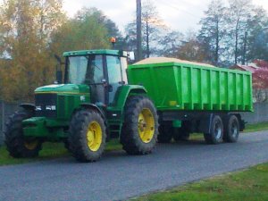 John Deere 7700