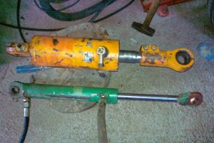 Siłowniki do przechyłu masztu