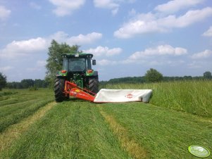 John Deere 5080R + Kuhn