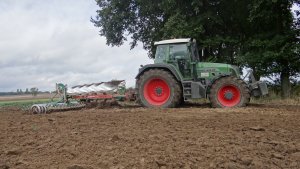 Fendt 818 vario & Kverneland Packomat S