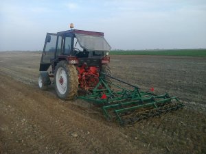 Belarus 800 i Agregat uprawowy