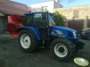 New Holland T5040 + Agromasz PO4