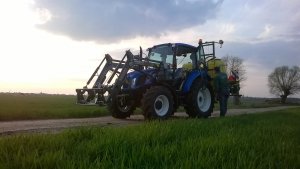 New Holland T4.75 POWERSTAR