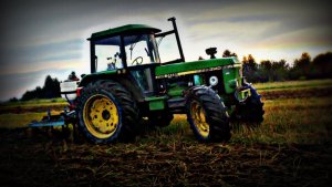 John Deere 3140